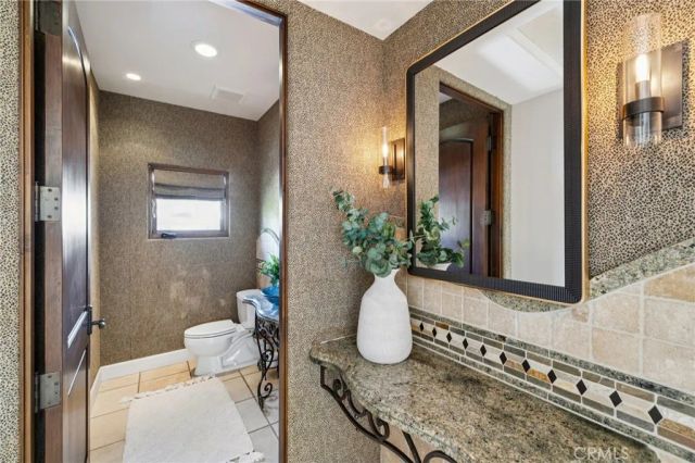 215 S Poinsettia Avenue, Manhattan Beach, CA 90266