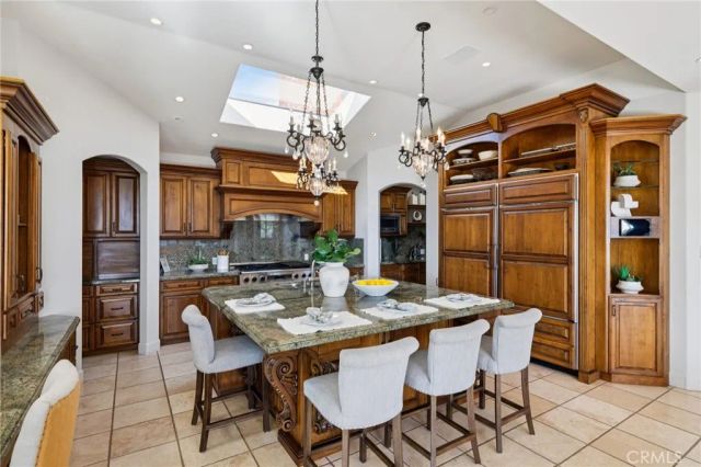 215 S Poinsettia Avenue, Manhattan Beach, CA 90266