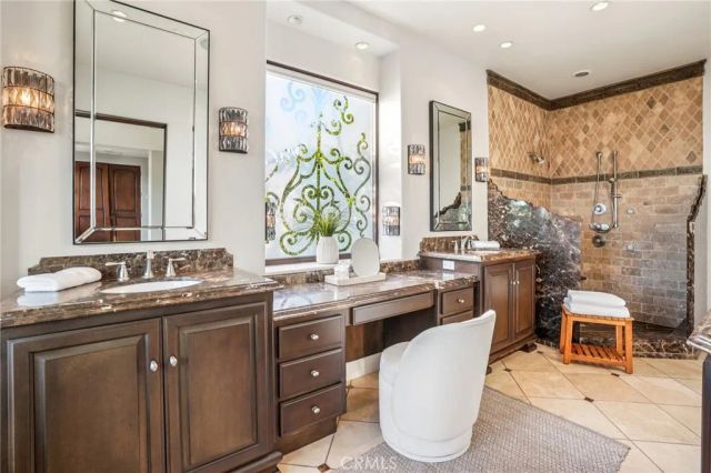 215 S Poinsettia Avenue, Manhattan Beach, CA 90266