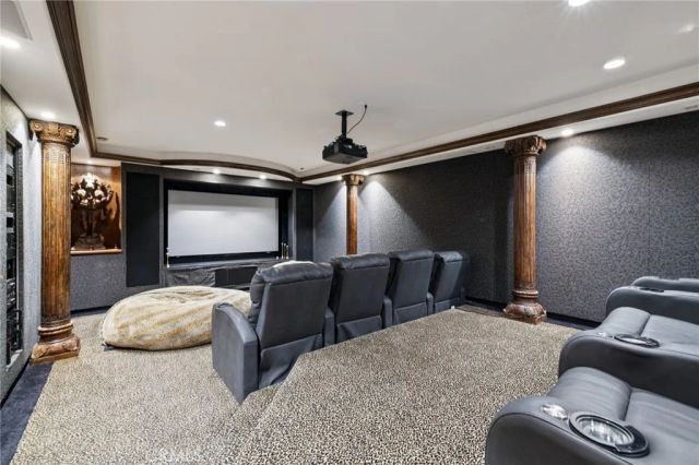215 S Poinsettia Avenue, Manhattan Beach, CA 90266