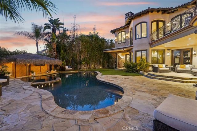 215 S Poinsettia Avenue, Manhattan Beach, CA 90266