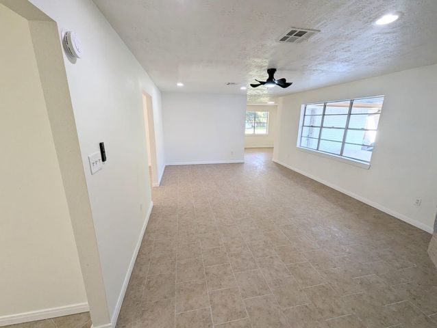 809 Glen Hollow Drive, Conroe, TX 77385