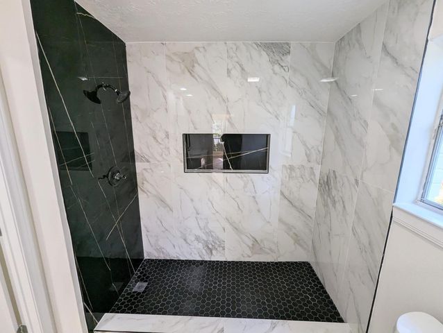 809 Glen Hollow Drive, Conroe, TX 77385