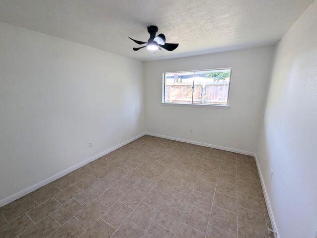 809 Glen Hollow Drive, Conroe, TX 77385