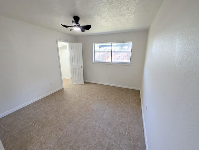 809 Glen Hollow Drive, Conroe, TX 77385