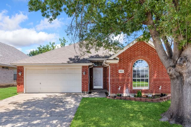 8737 San Joaquin Trail, Fort Worth, TX 76118