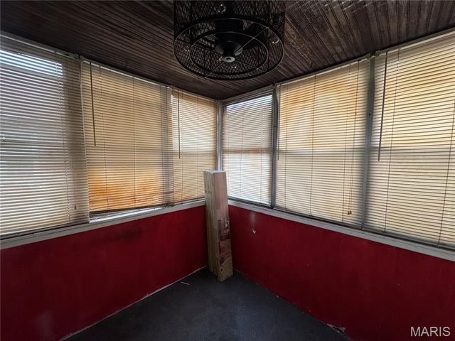 5730 Park Lane, St Louis, MO 63147