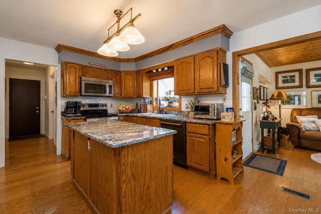 4 Distillery Glen, Warwick, NY 10990
