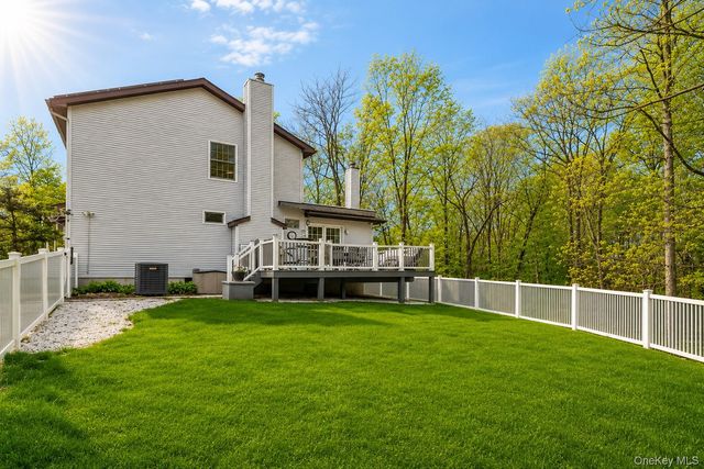 4 Distillery Glen, Warwick, NY 10990