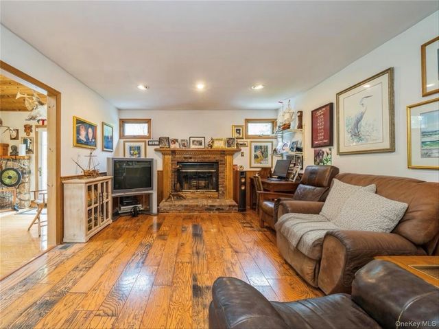 4 Distillery Glen, Warwick, NY 10990