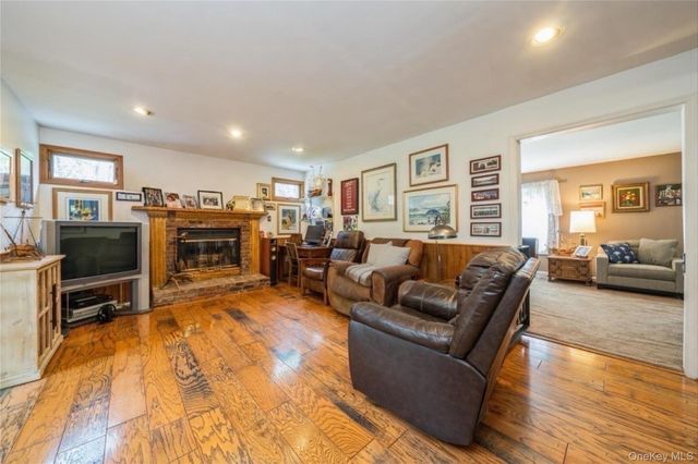 4 Distillery Glen, Warwick, NY 10990