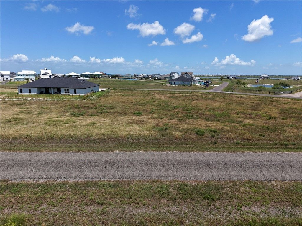 1333 Cape Velero Dr, Rockport, TX 78382 — exterior