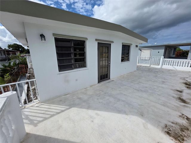 509 Blq 211 URB. VILLA CAROLINA 13, Carolina, PR 00984