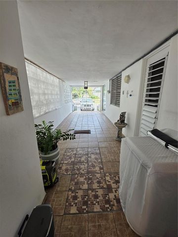 509 Blq 211 URB. VILLA CAROLINA 13, Carolina, PR 00984