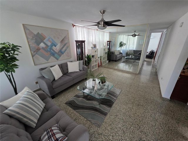 509 Blq 211 URB. VILLA CAROLINA 13, Carolina, PR 00984