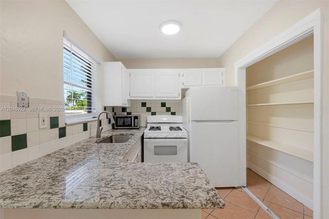 2201 NW 64th Ave, Sunrise, FL 33313