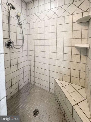 701 WOODFIELD DR, Lititz, PA 17543