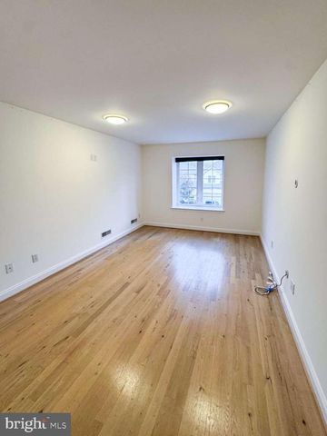 701 WOODFIELD DR, Lititz, PA 17543