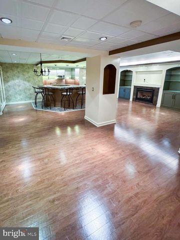 701 WOODFIELD DR, Lititz, PA 17543