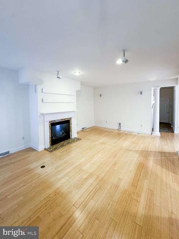 701 WOODFIELD DR, Lititz, PA 17543