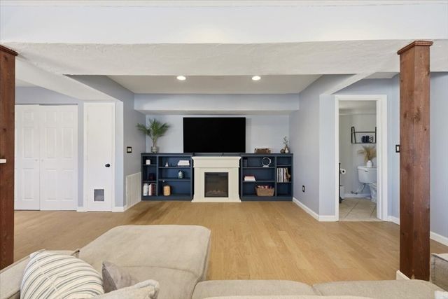 49 Elderwood Dr 49, Stoughton, MA 02072