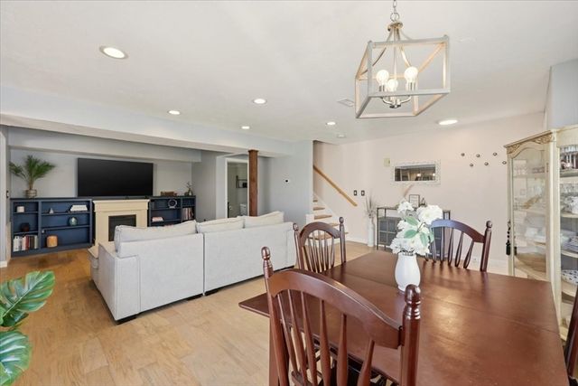 49 Elderwood Dr 49, Stoughton, MA 02072