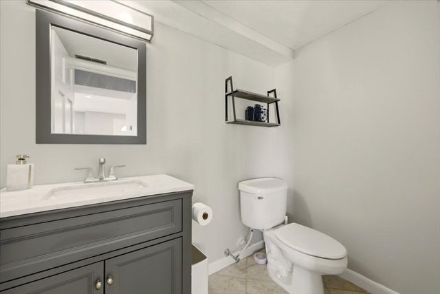 49 Elderwood Dr 49, Stoughton, MA 02072