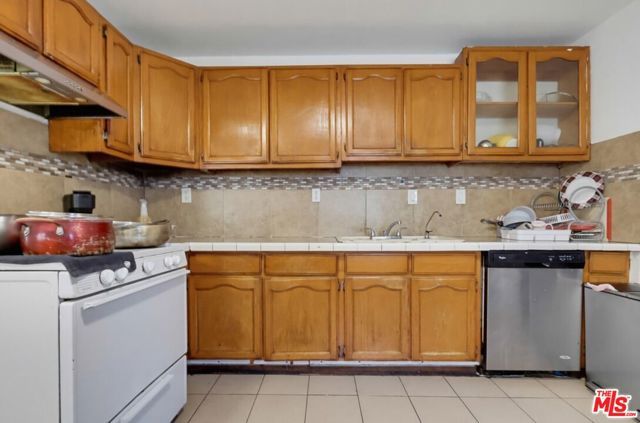 331 W 92nd Street, Los Angeles, CA 90003