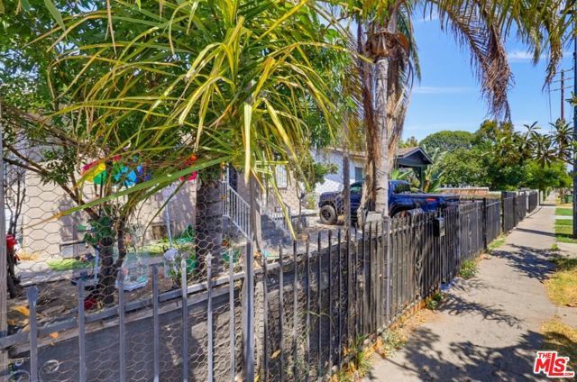 331 W 92nd Street, Los Angeles, CA 90003