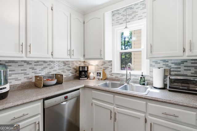692 Fairmont Drive, Macon, GA 31210