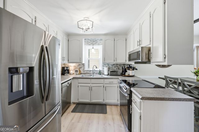 692 Fairmont Drive, Macon, GA 31210