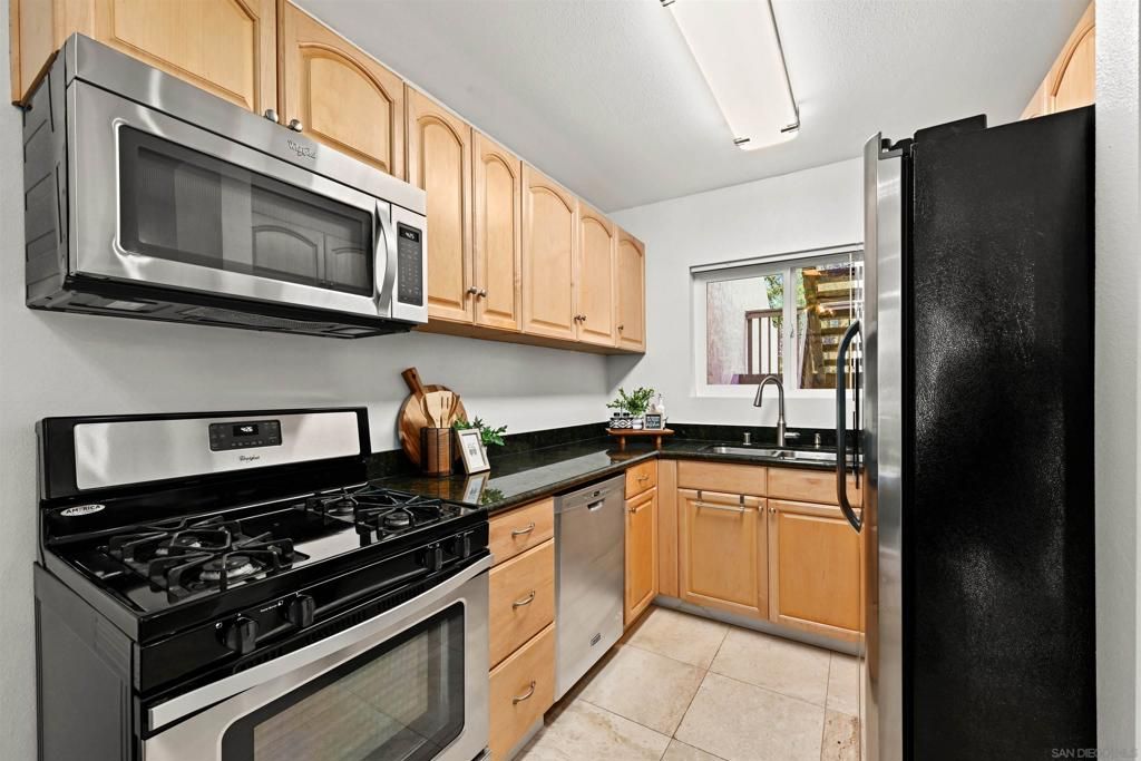 Image 10 of property listing at 4615 Pico 3, San Diego, CA 92109