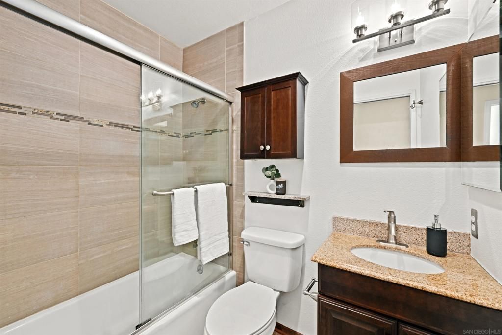 Image 15 of property listing at 4615 Pico 3, San Diego, CA 92109