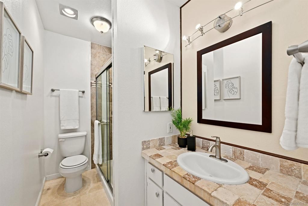 Image 18 of property listing at 4615 Pico 3, San Diego, CA 92109