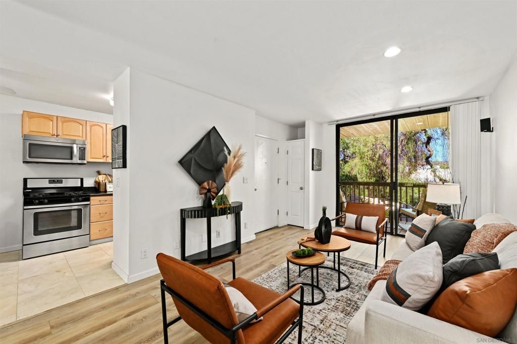 Image 2 of property listing at 4615 Pico 3, San Diego, CA 92109