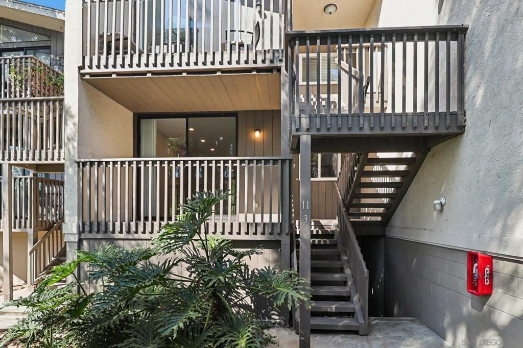 Image 21 of property listing at 4615 Pico 3, San Diego, CA 92109