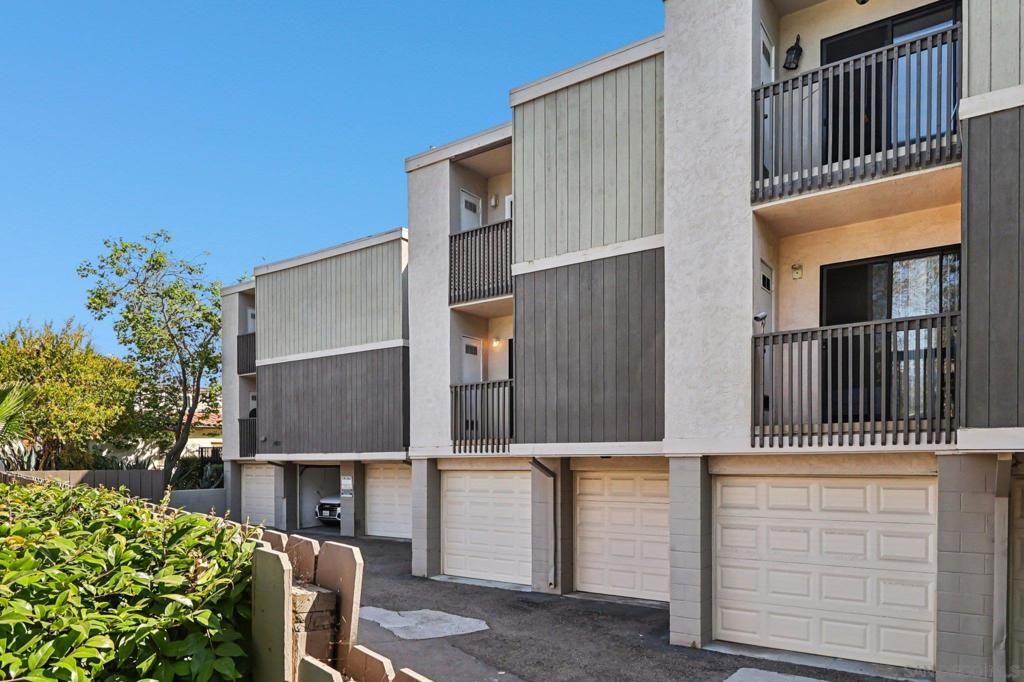 Image 23 of property listing at 4615 Pico 3, San Diego, CA 92109