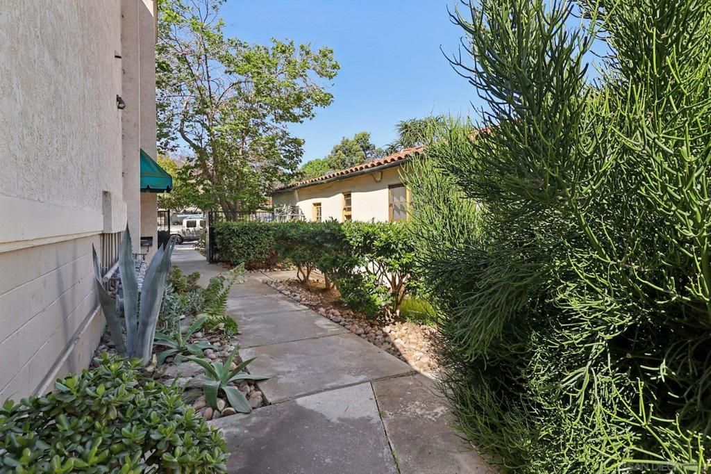 Image 28 of property listing at 4615 Pico 3, San Diego, CA 92109