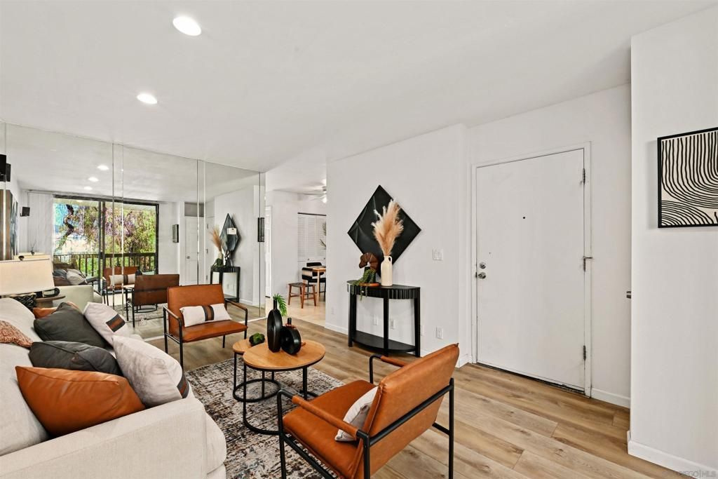 Image 4 of property listing at 4615 Pico 3, San Diego, CA 92109