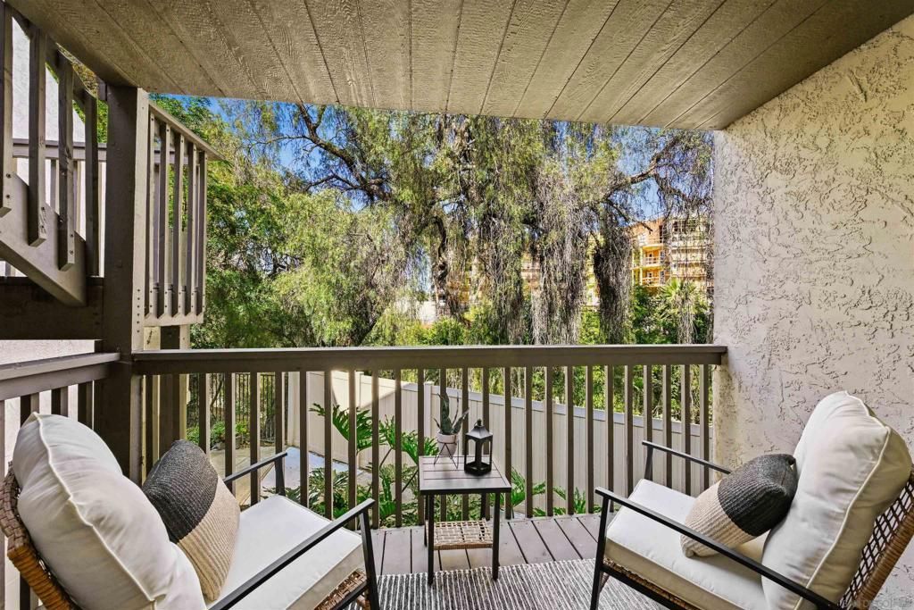 Image 5 of property listing at 4615 Pico 3, San Diego, CA 92109