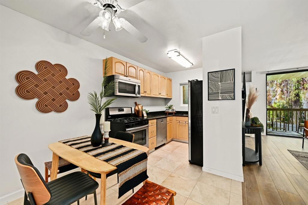 Image 9 of property listing at 4615 Pico 3, San Diego, CA 92109