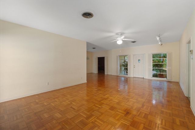 24 N Via Lucindia, Sewalls Point, FL 34996