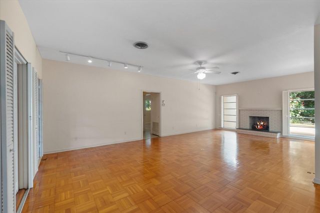 24 N Via Lucindia, Sewalls Point, FL 34996