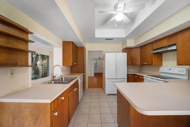 24 N Via Lucindia, Sewalls Point, FL 34996