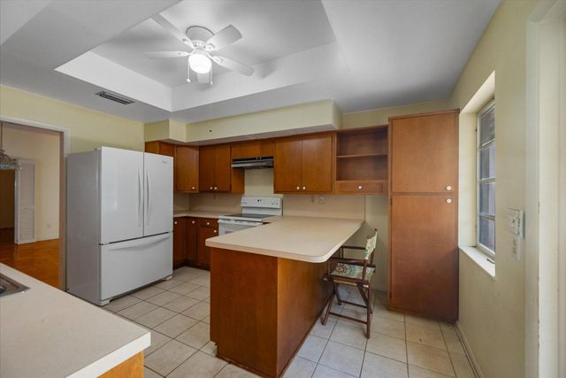 24 N Via Lucindia, Sewalls Point, FL 34996