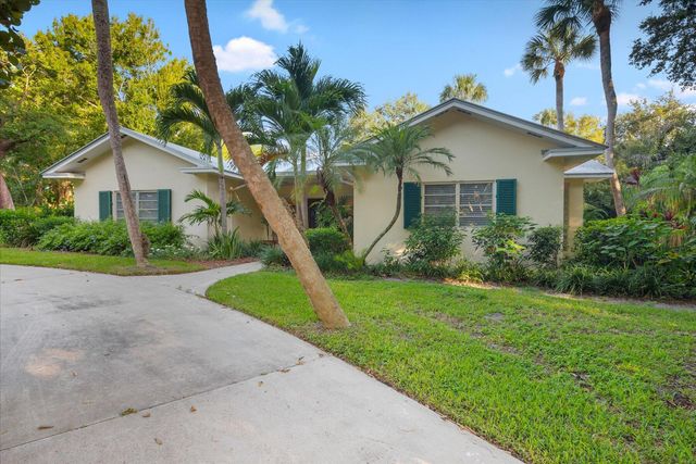 24 N Via Lucindia, Sewalls Point, FL 34996