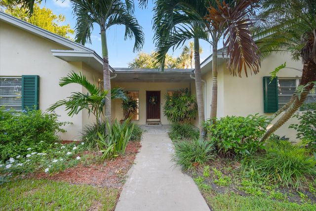 24 N Via Lucindia, Sewalls Point, FL 34996
