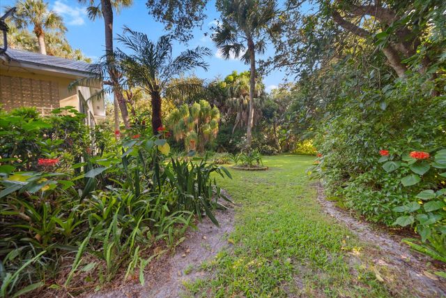 24 N Via Lucindia, Sewalls Point, FL 34996