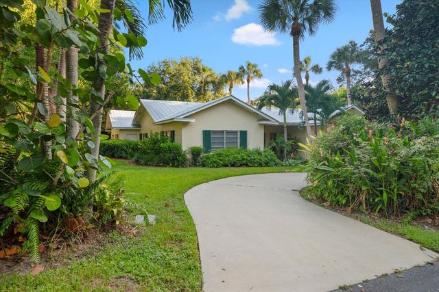 24 N Via Lucindia, Sewalls Point, FL 34996