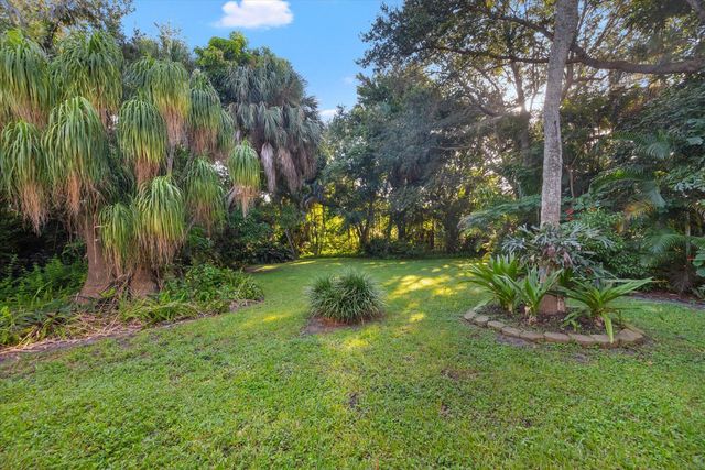 24 N Via Lucindia, Sewalls Point, FL 34996